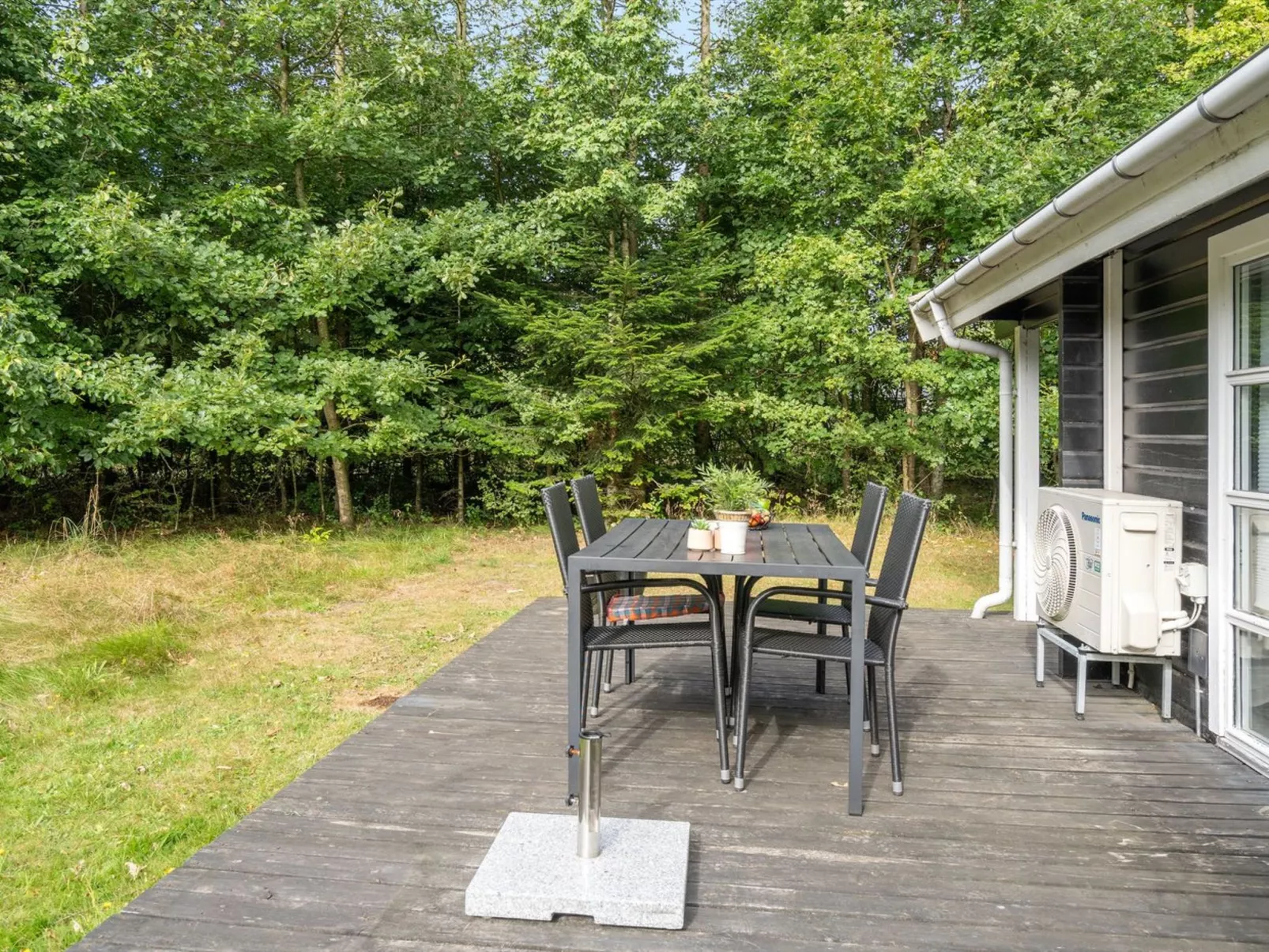 "Iulger" - 30km from the sea - Buiten