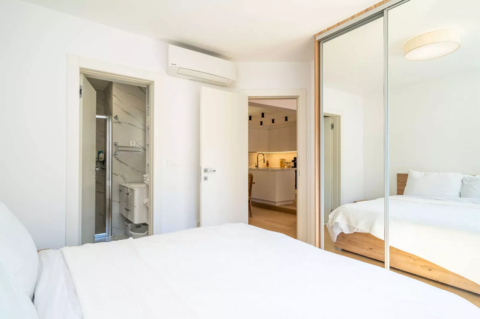 Apartment Villa Claudia - Three Bedroom Apartment with Balcony - Slaapkamer