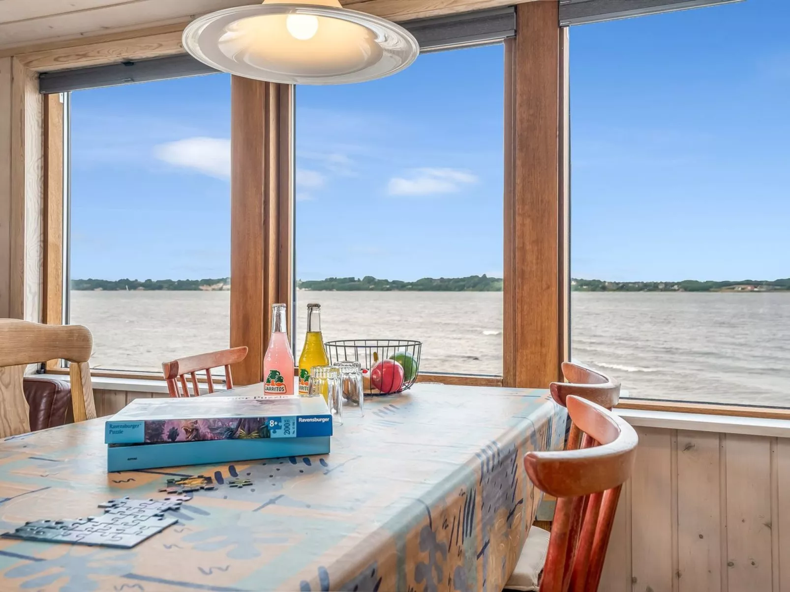 "Signhild" - 5m to the fjord - Binnen