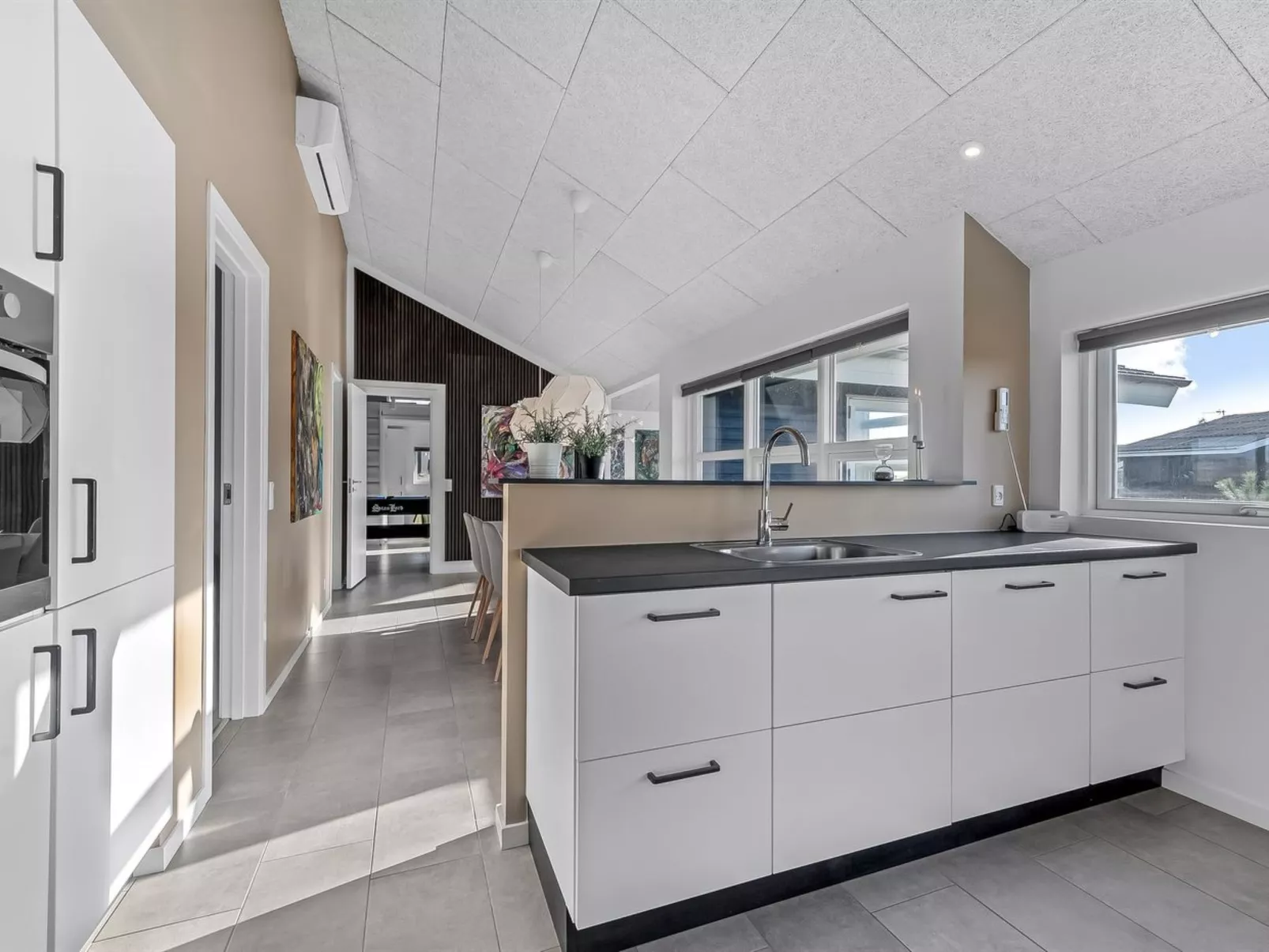 "Niesina" -  from the sea - Binnen