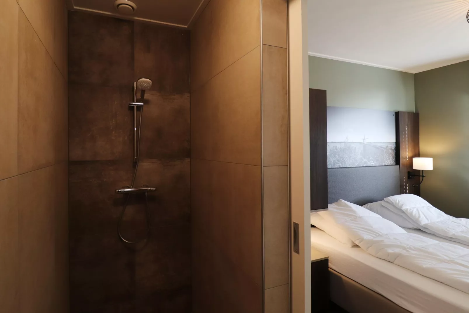 Moderne villa op het Friese platteland - Badkamer