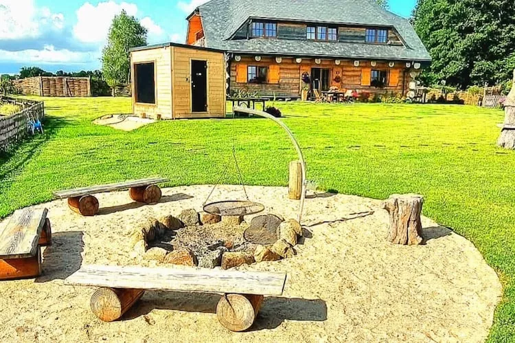 Apartament LEŚNY Ustronie Morskie - Tuinen zomer