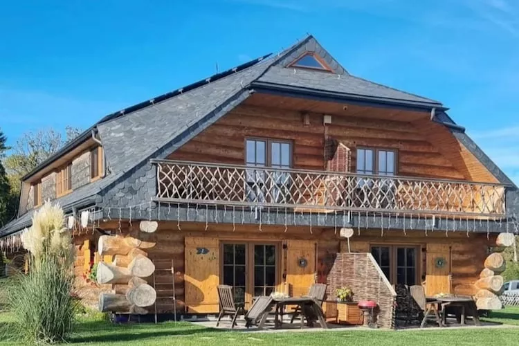 Apartament RYBACKI Ustronie Morskie - Buitenkant zomer