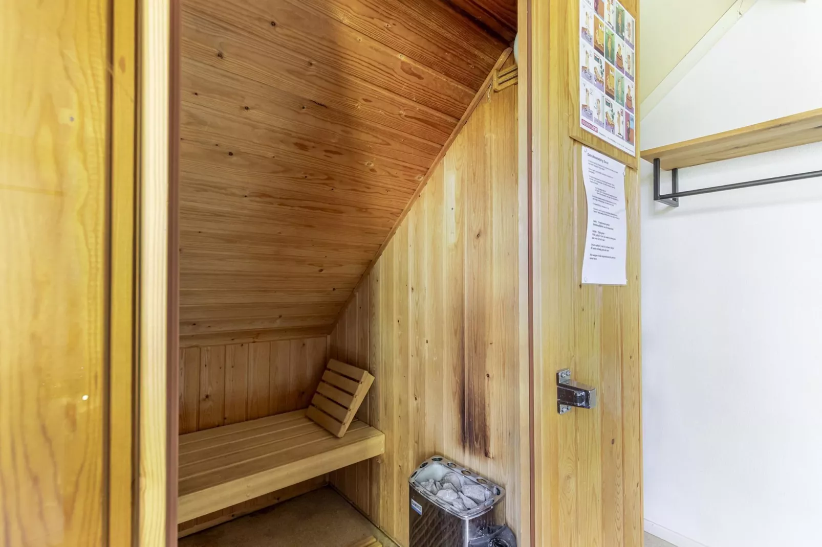 6 - Persons De Zingende Wilg (copy) (copy) - Sauna