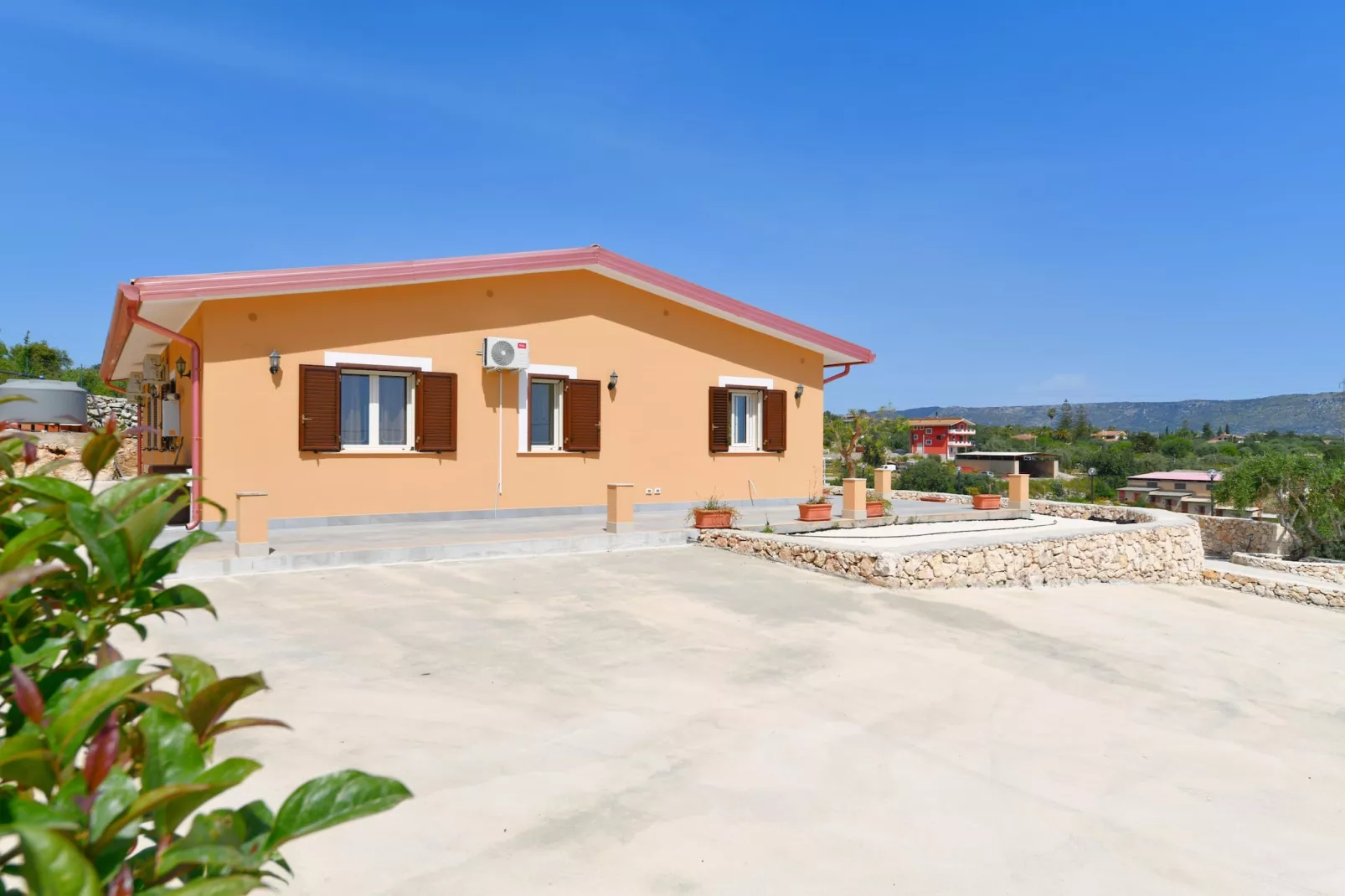 Villa Panorama mit Privatpool - Buitenlucht