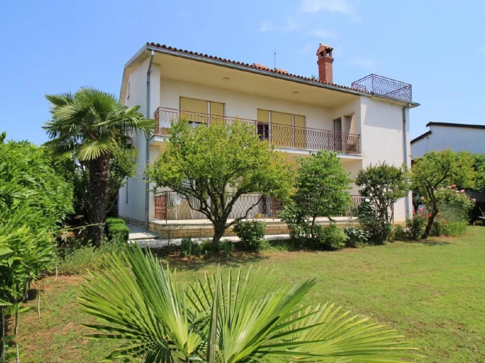 Tino mit Garten in Strandnähe