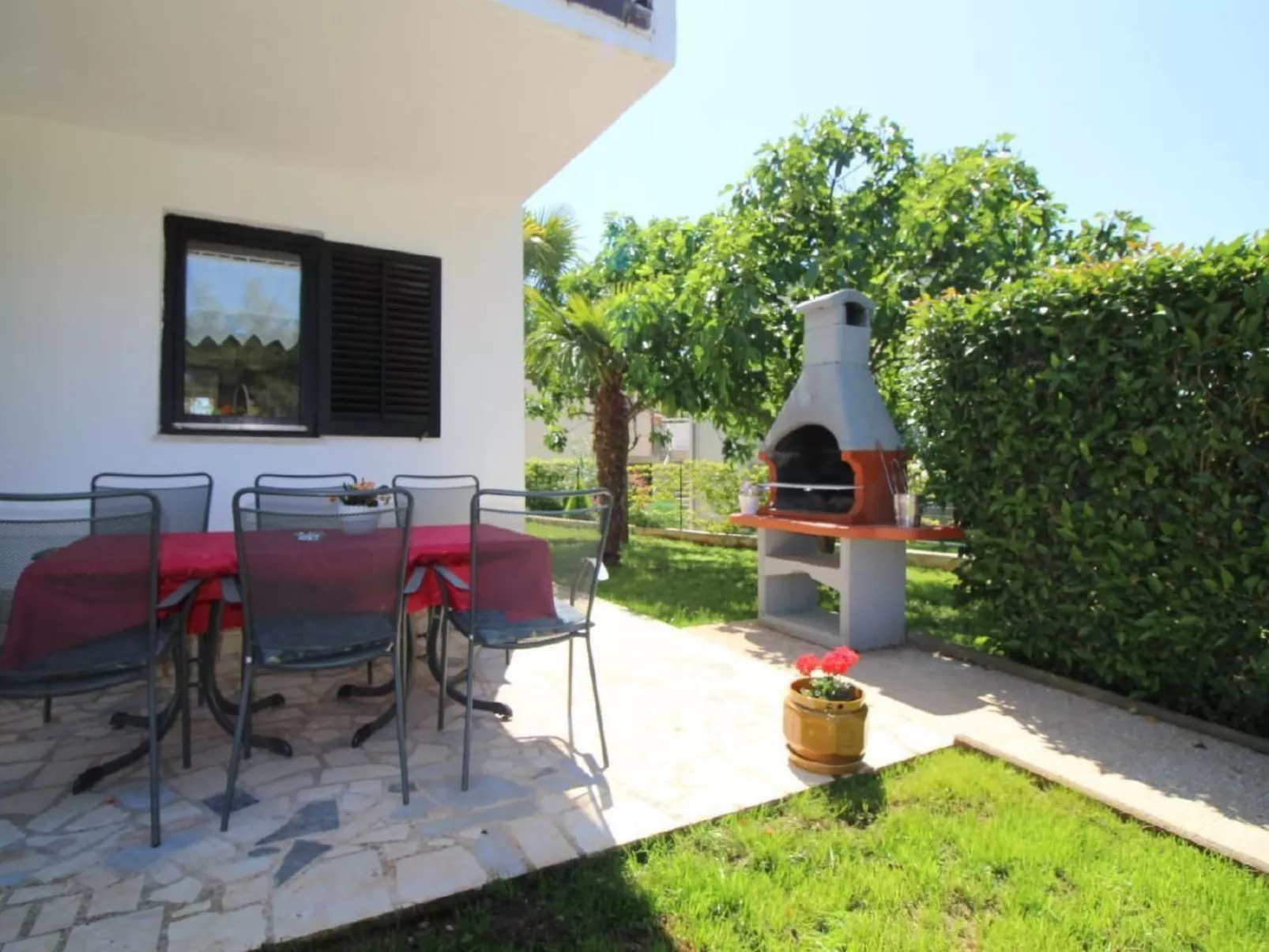 Pinia in Strandnähe  mit Garten - Image-tags.info