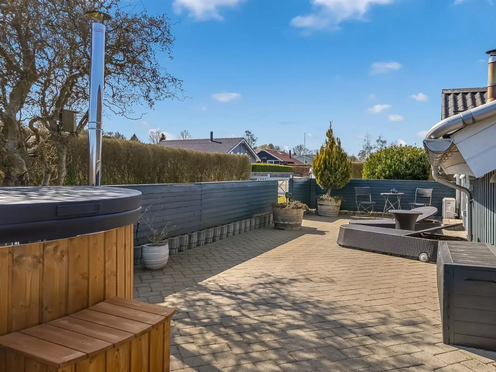 "Aika" - 450m from the sea - Buiten