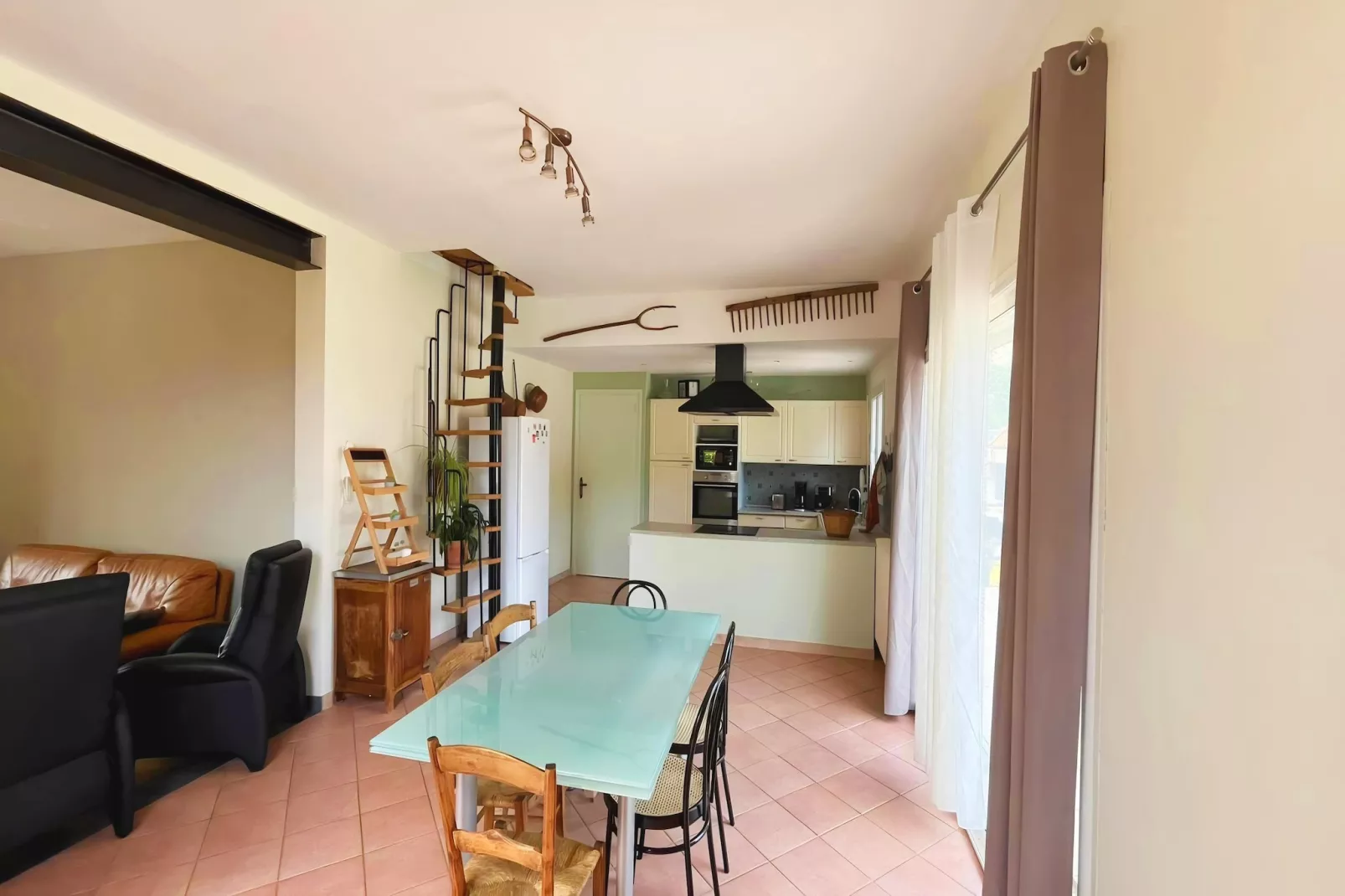 Villa avec piscine - Eetkamer