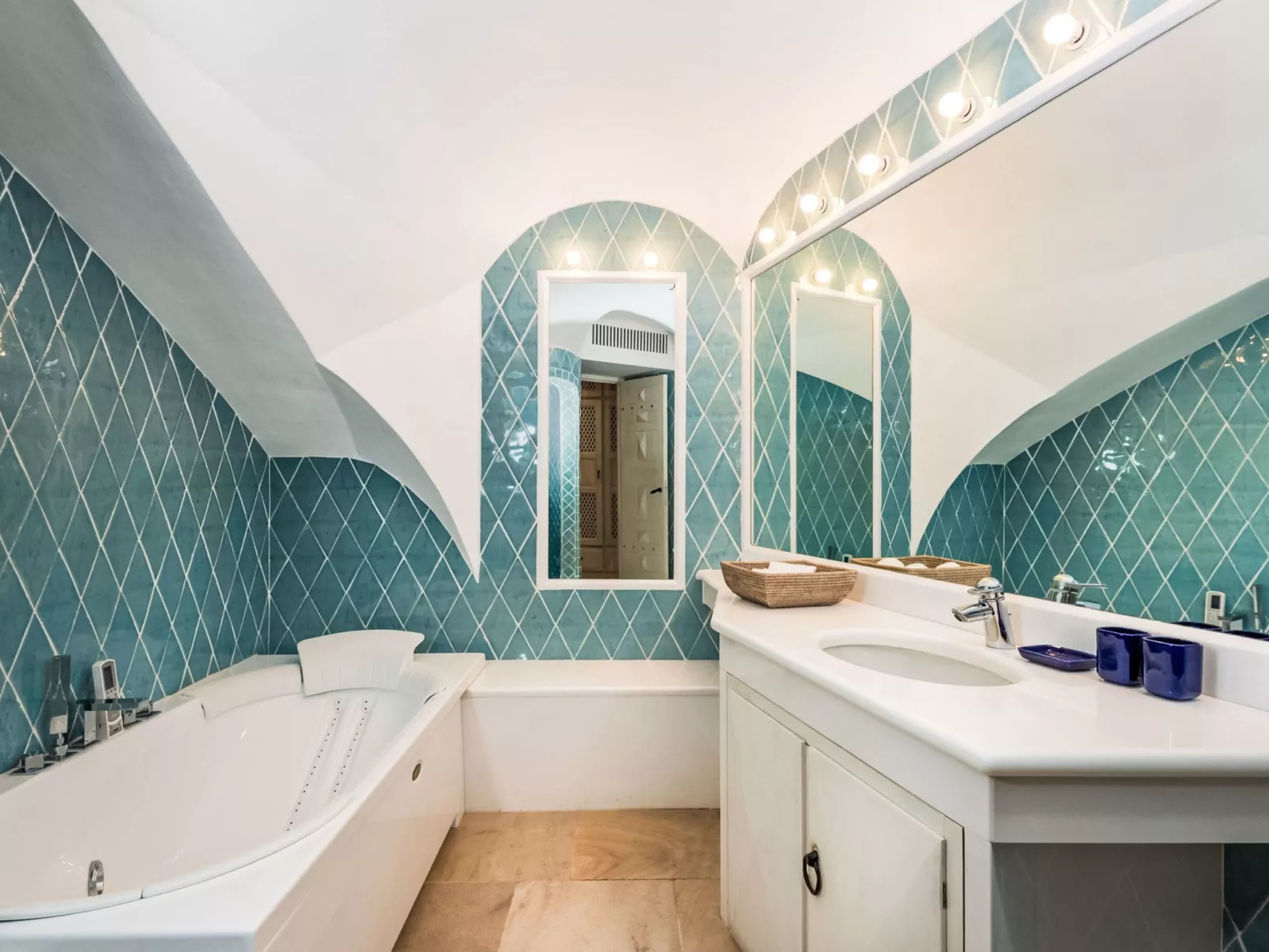 Ancora – Elegant Escape - Binnen