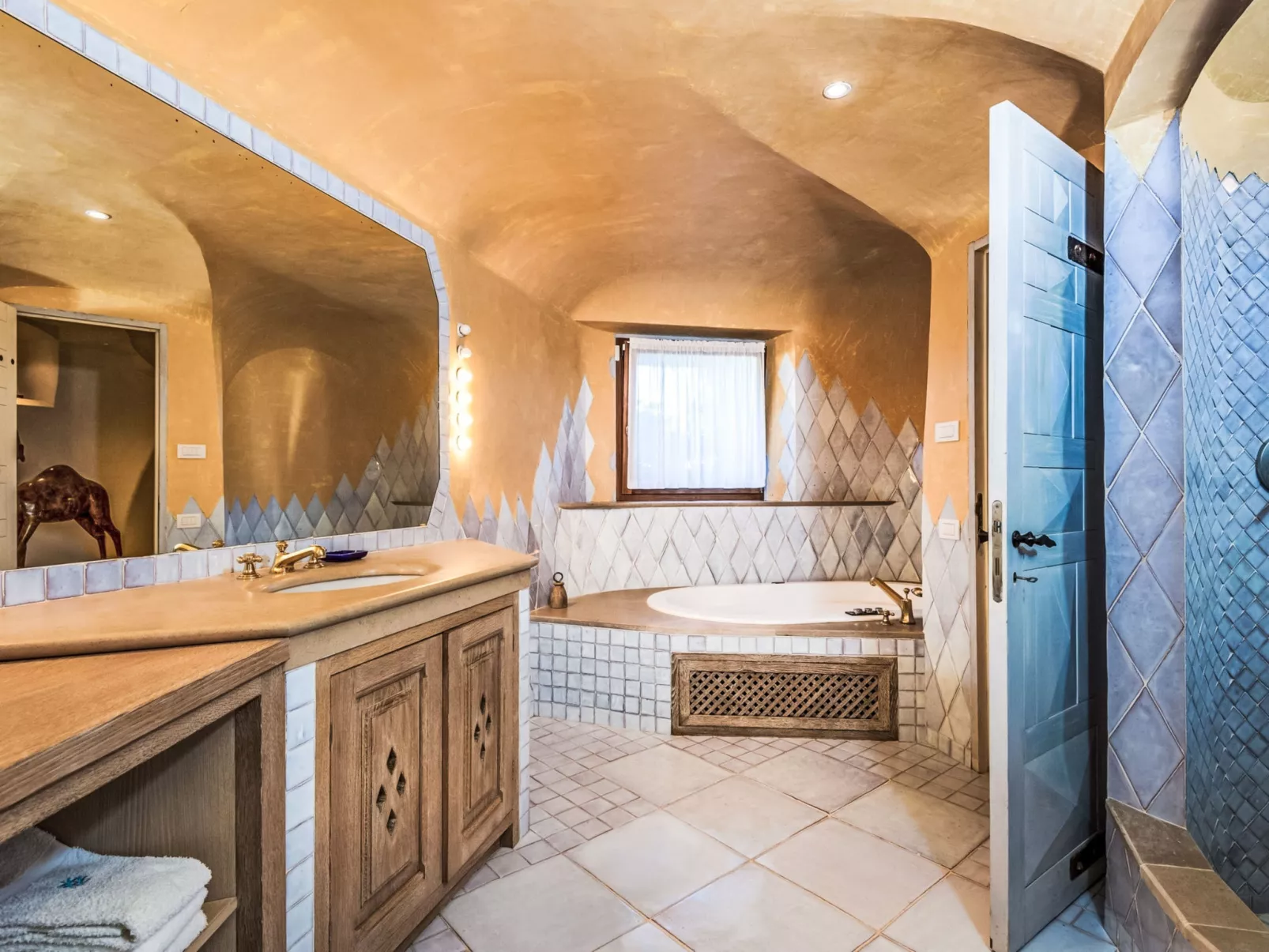 Ancora – Elegant Escape - Binnen
