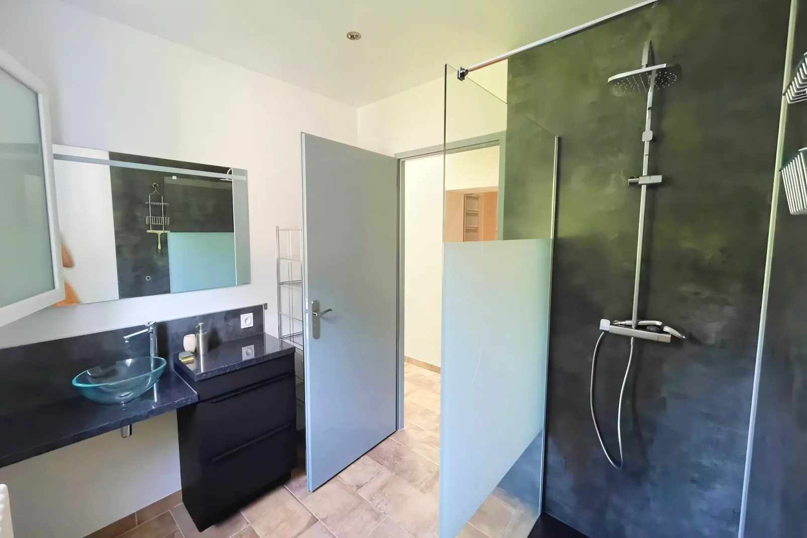 Villa avec piscine - Badkamer