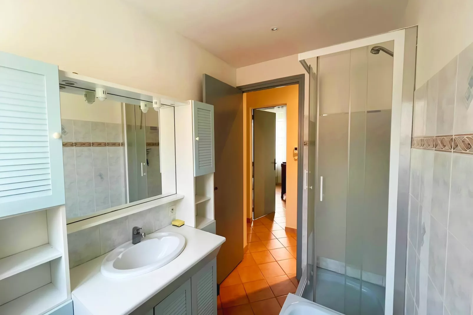 Villa avec piscine - Badkamer