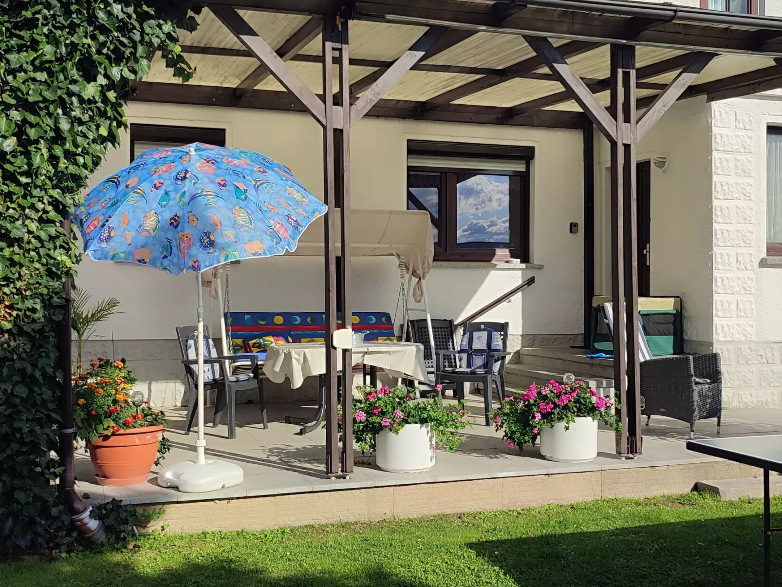 Große Ferienwohnung in Niedergurig mit Großem Ga - Buiten