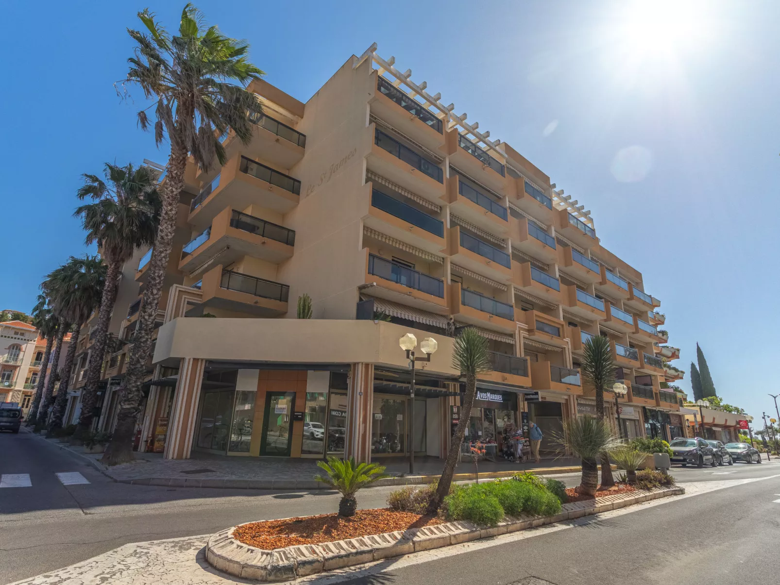 Saint James - Buiten