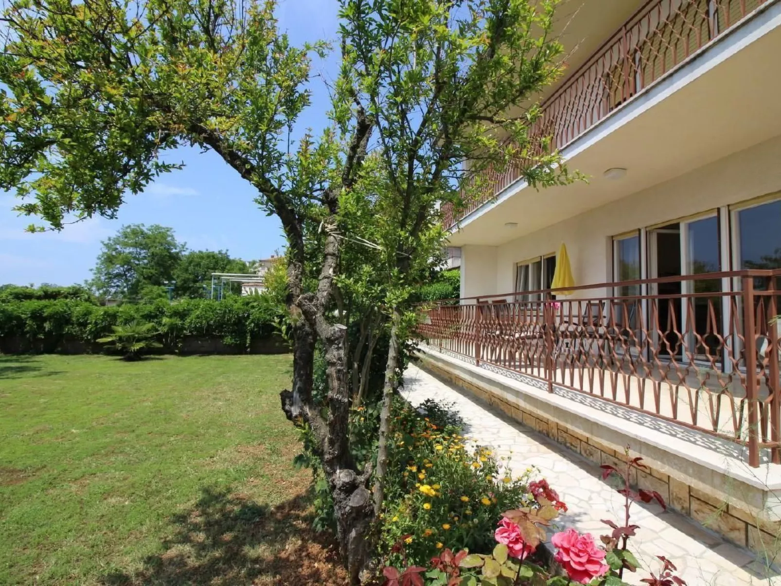 Tino mit Garten in Strandnähe - Image-tags.info