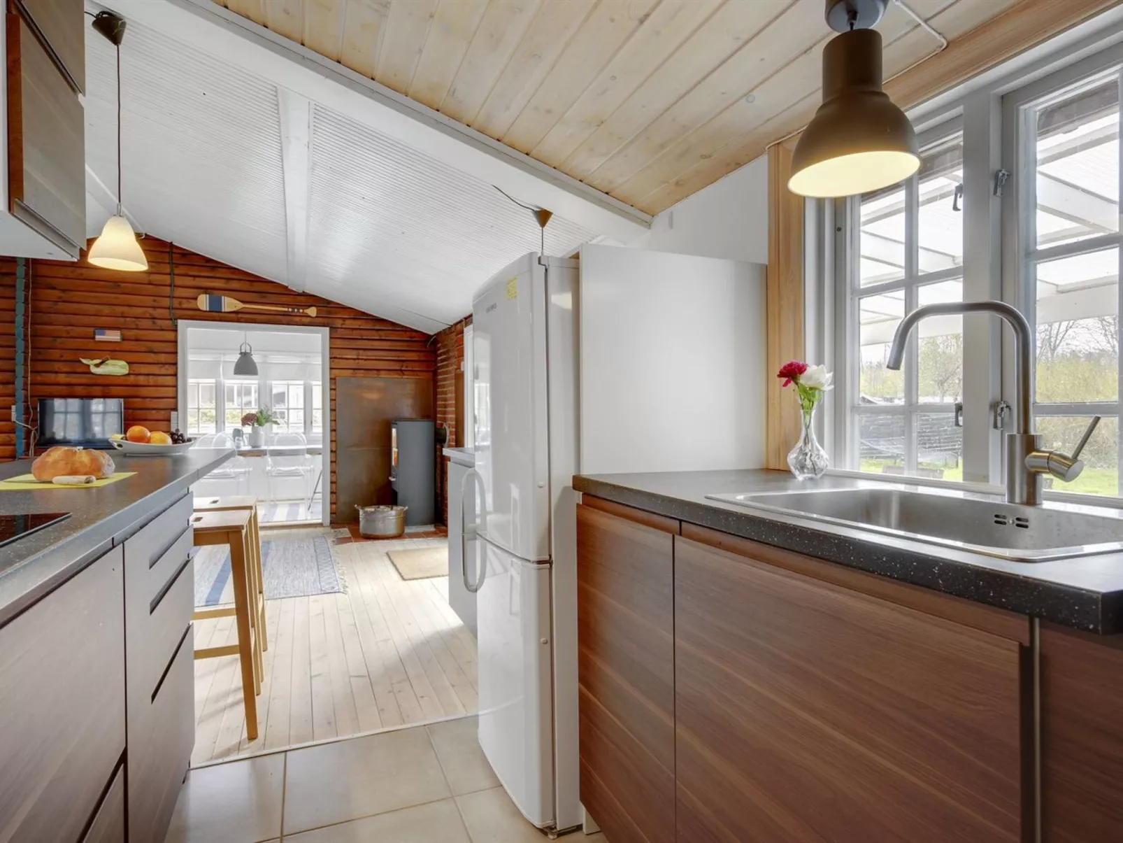 "Hjort" - 100m from the sea - Binnen