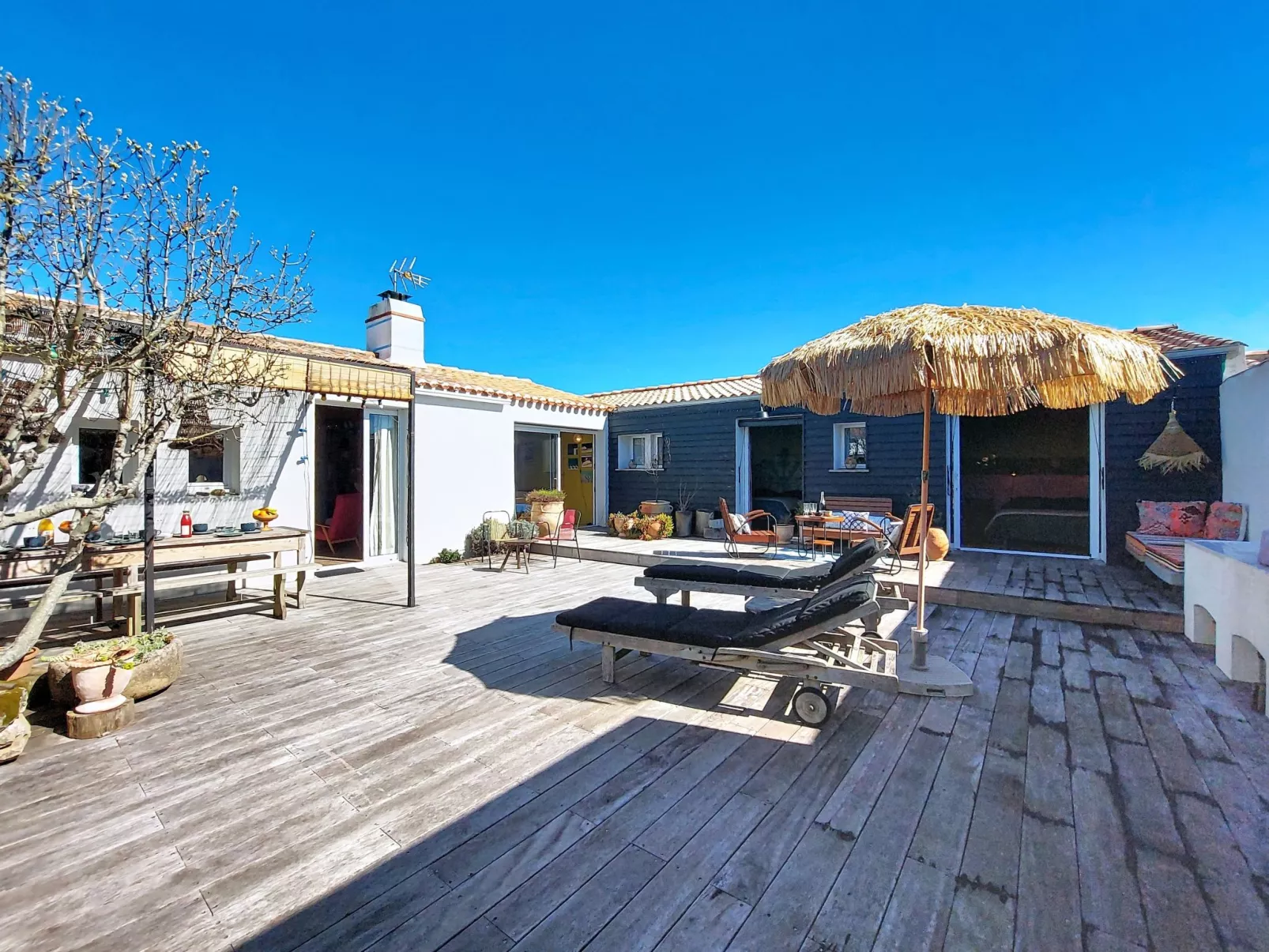 Tranquille en bord de Mer - Buiten