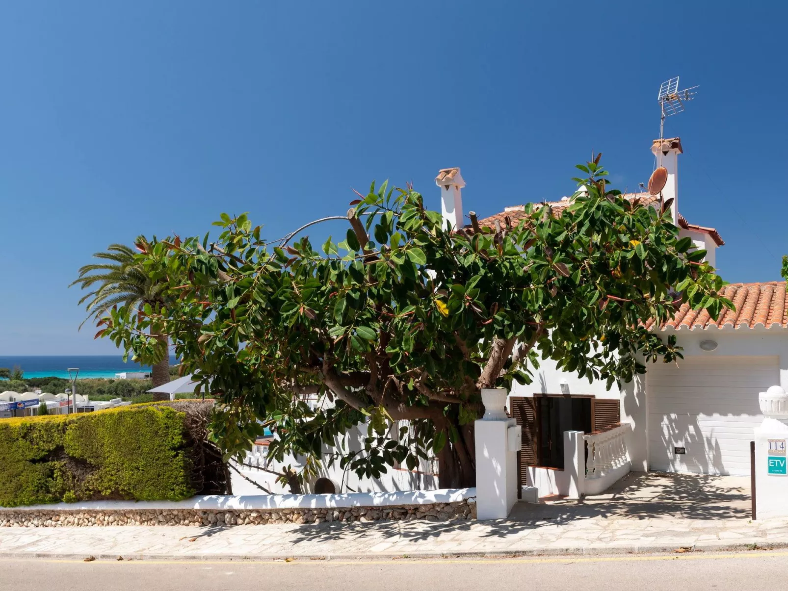 Strandnahe Villa German mit großer Poolterrasse - Image-tags.info