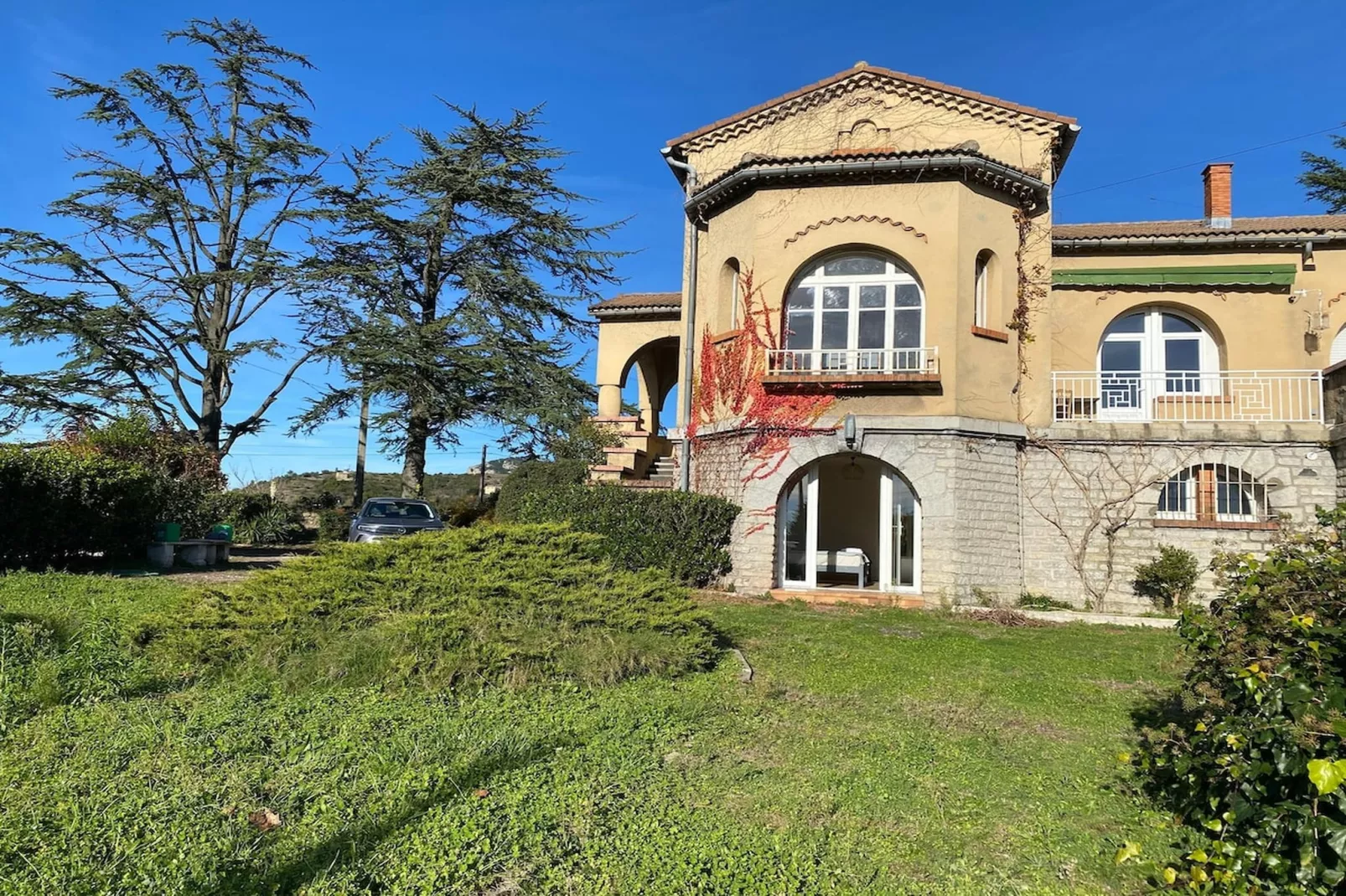 Grande Maison et piscine privée