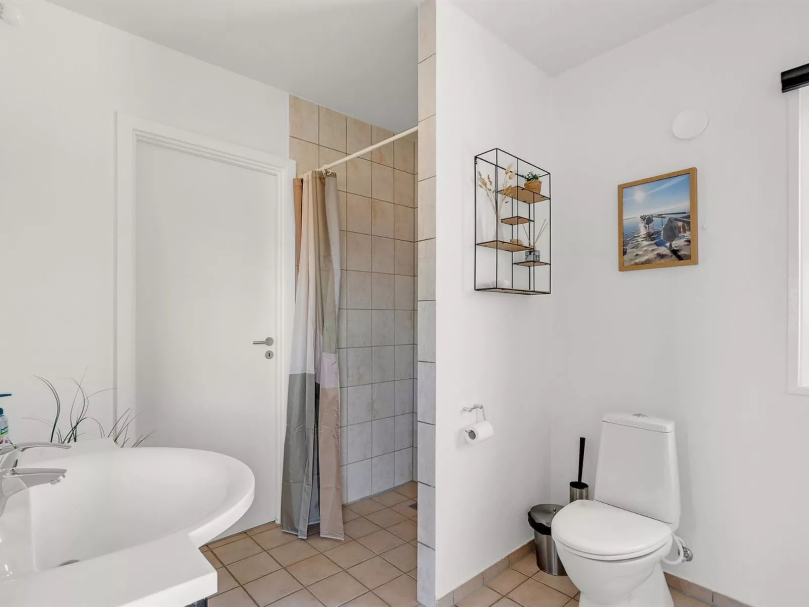 "Angret" - 380m from the sea