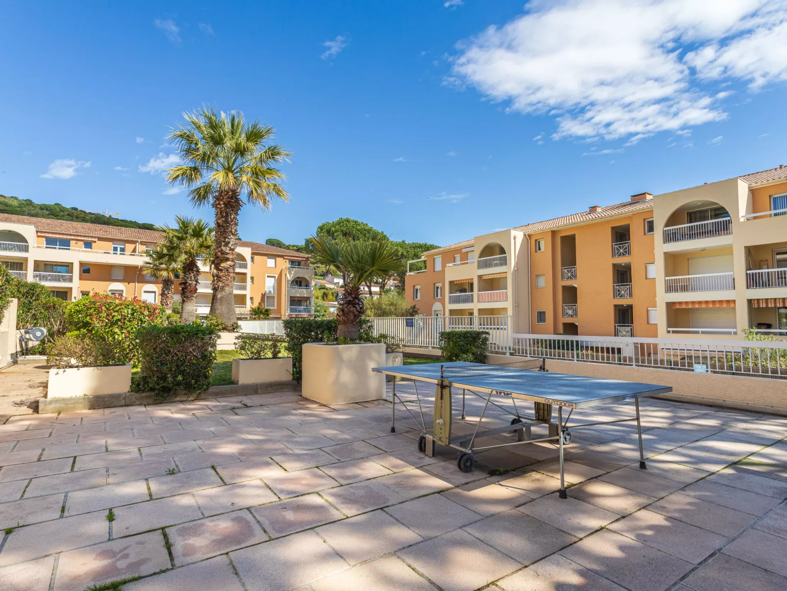 Santa Barbara - Buiten