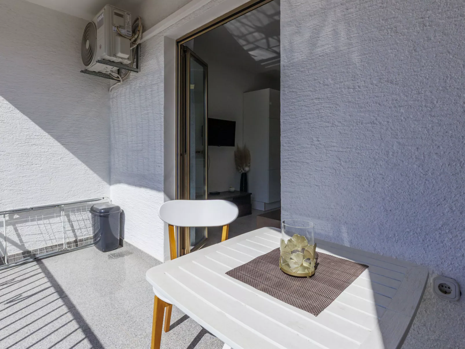 Milanković - Binnen