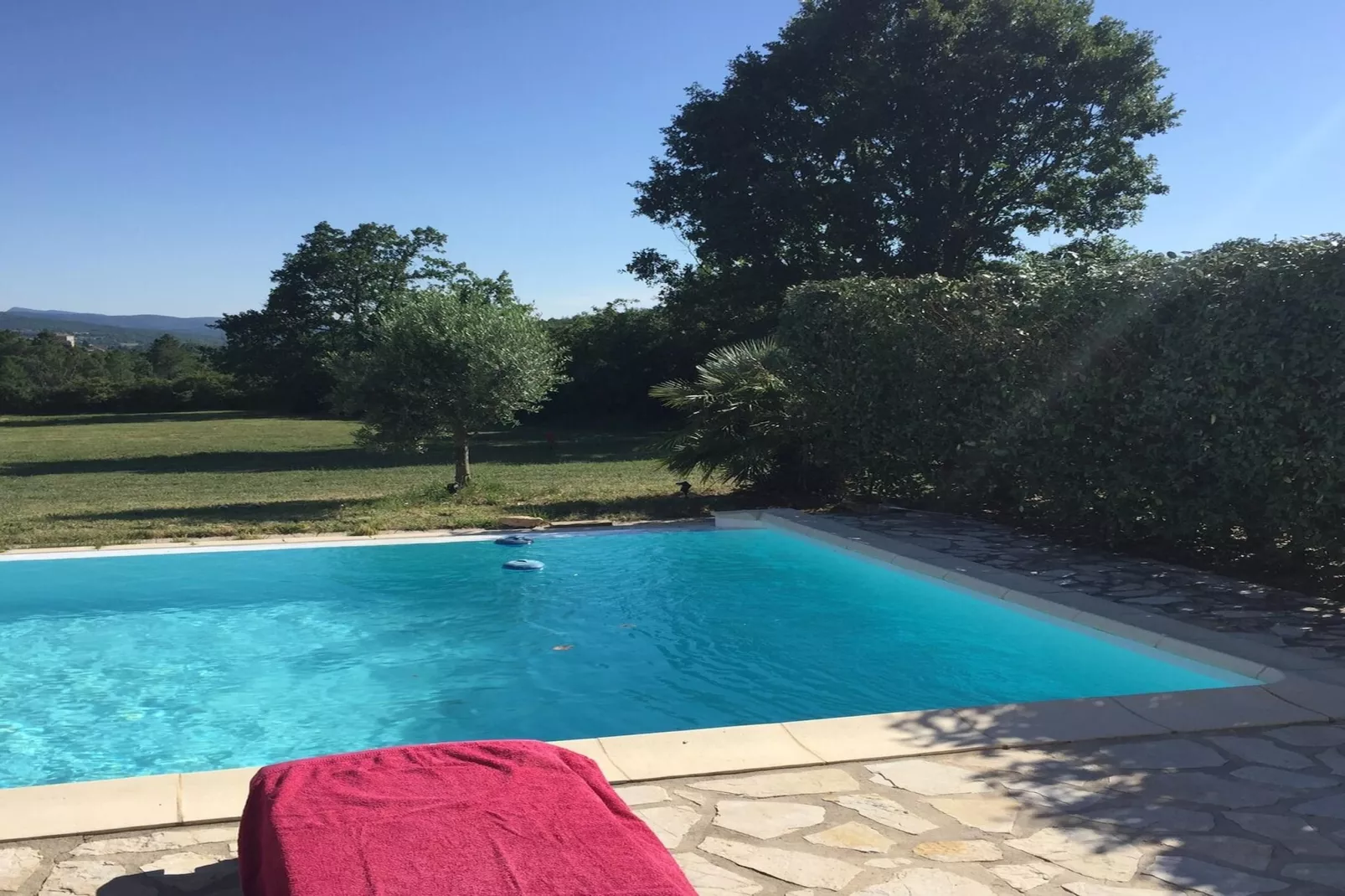Belle maison avec piscine à débordement chauffée - Zwembad