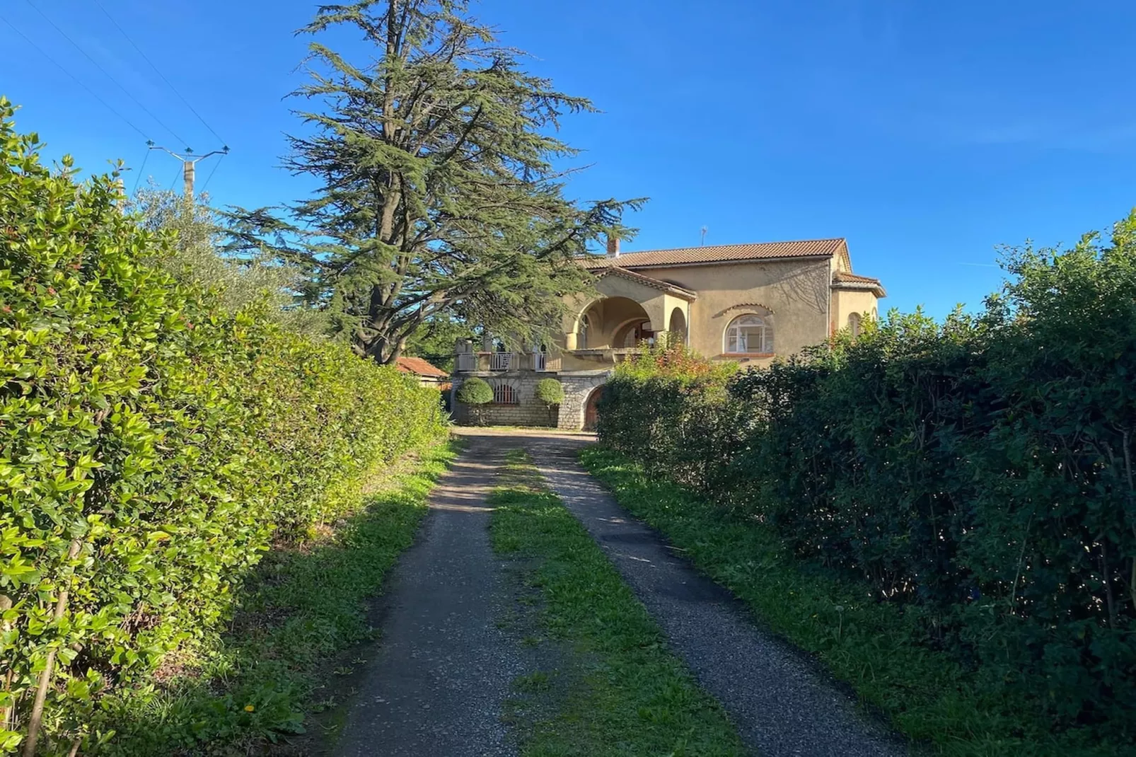 Grande Maison et piscine privée - Buitenkant zomer