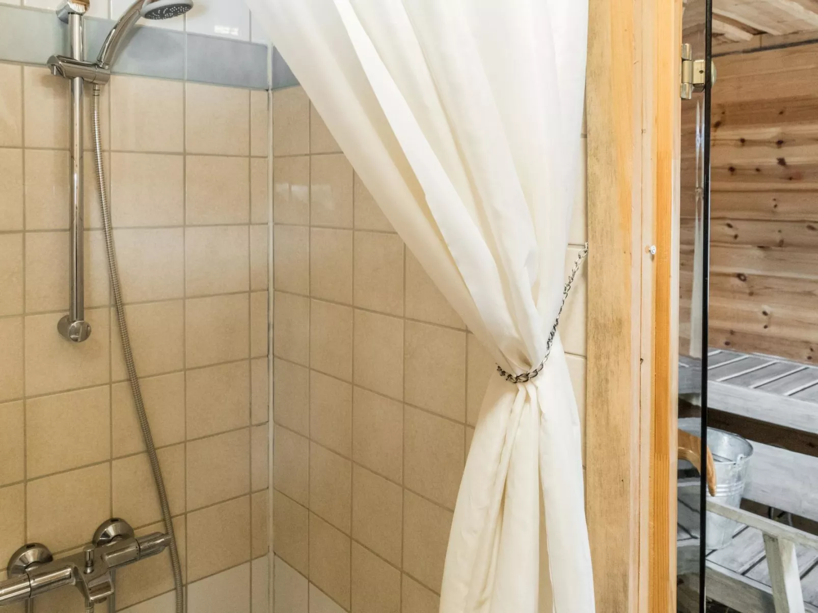 Pikkupöllö - Binnen