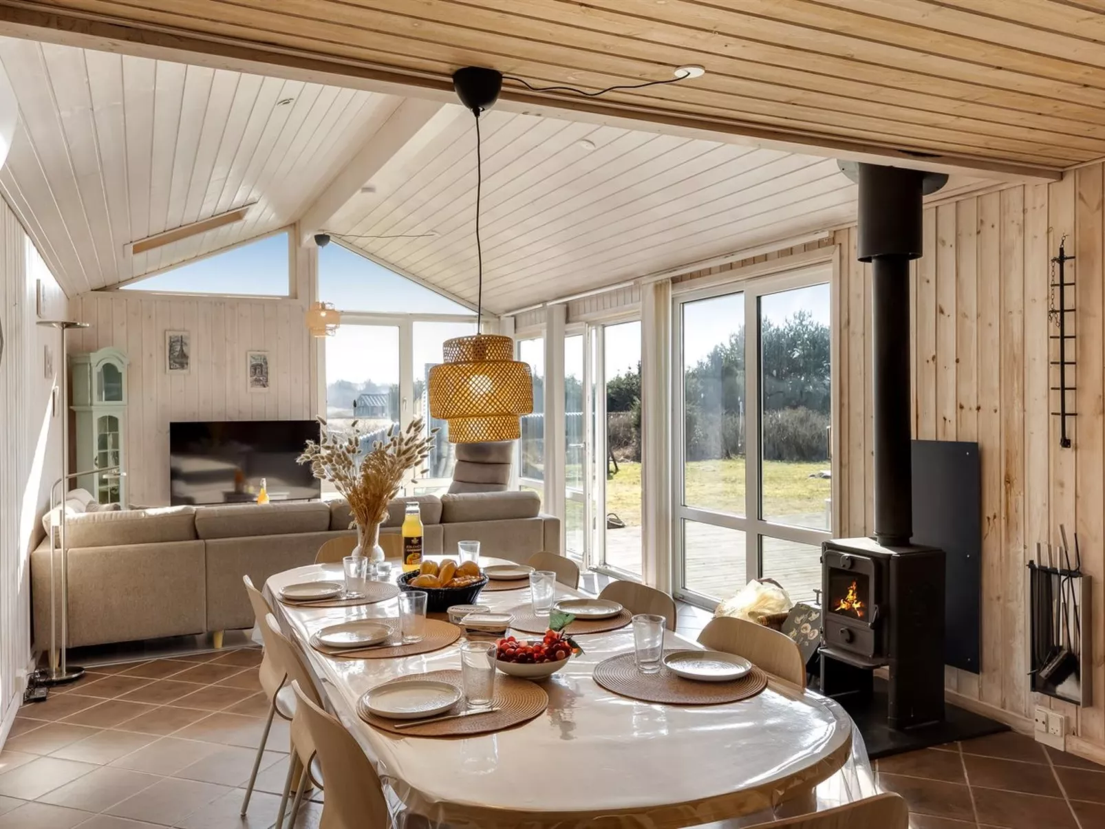 "Ofelia" - 1.2km from the sea - Binnen