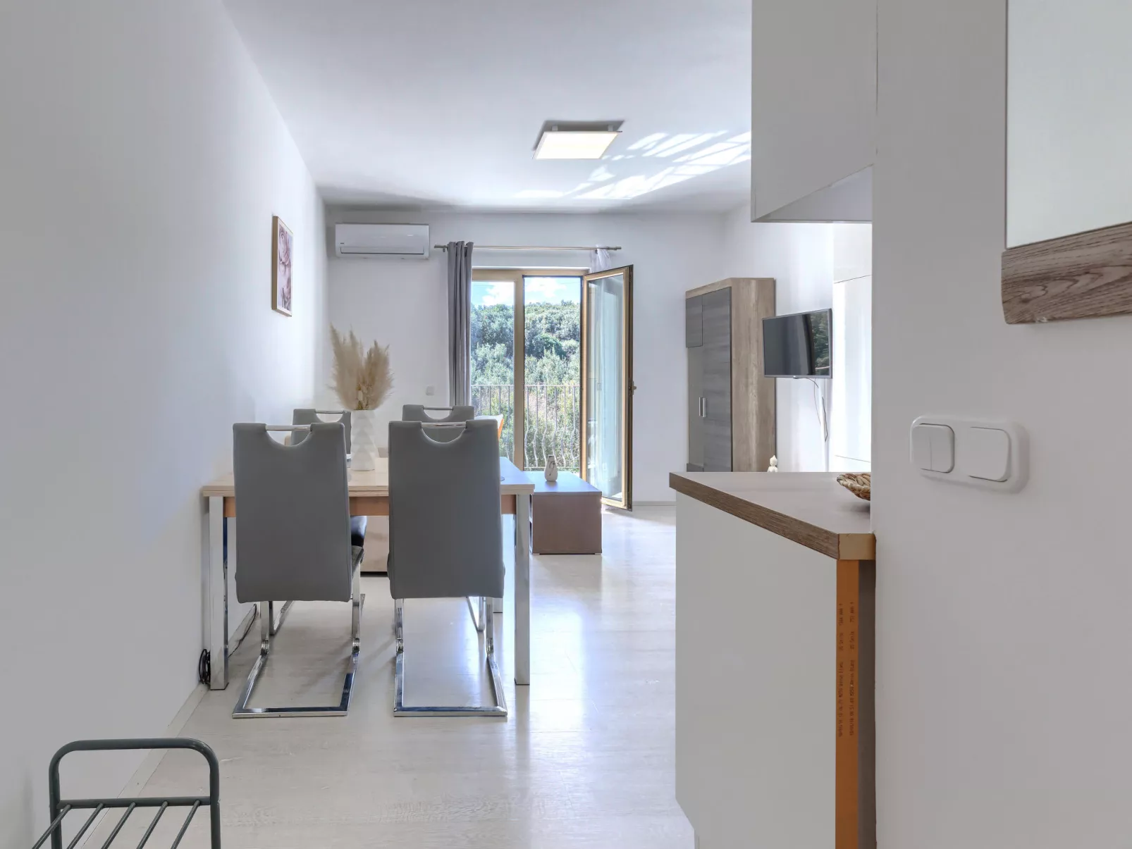 Milanković - Binnen