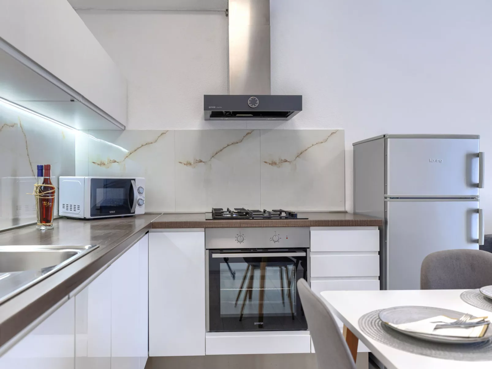 Milanković - Binnen