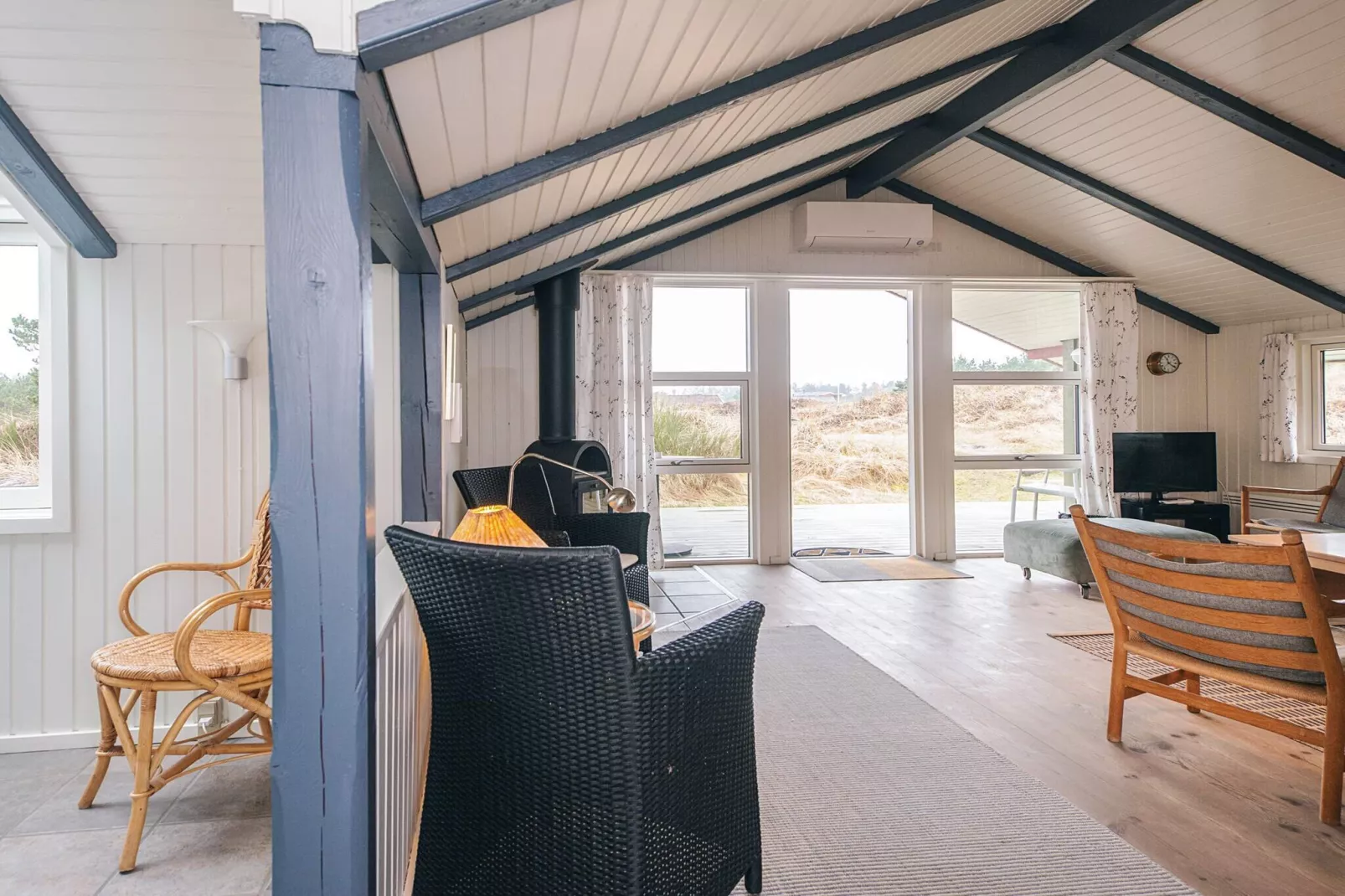 Modern huis bij duinen -- By Traum Ferienwohnungen - Binnen