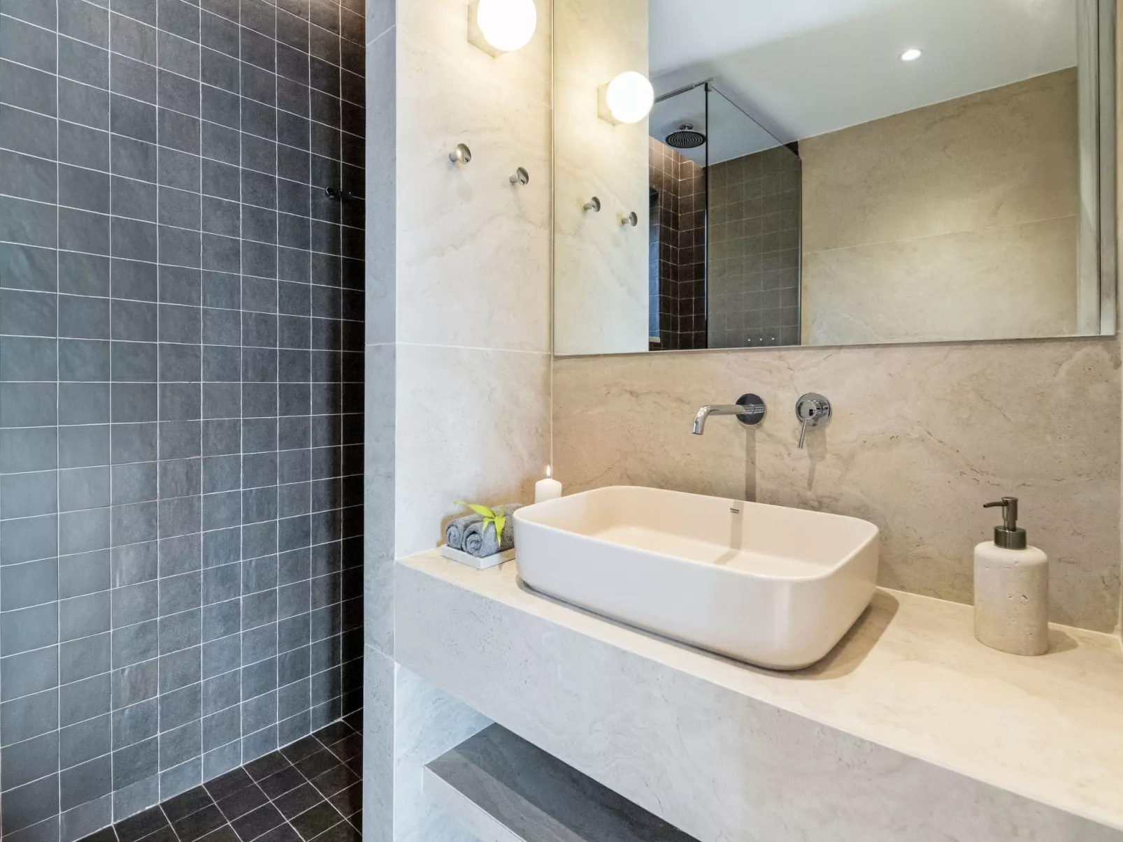 Karavi Villa mit privatem Zugang zum Meer - Binnen