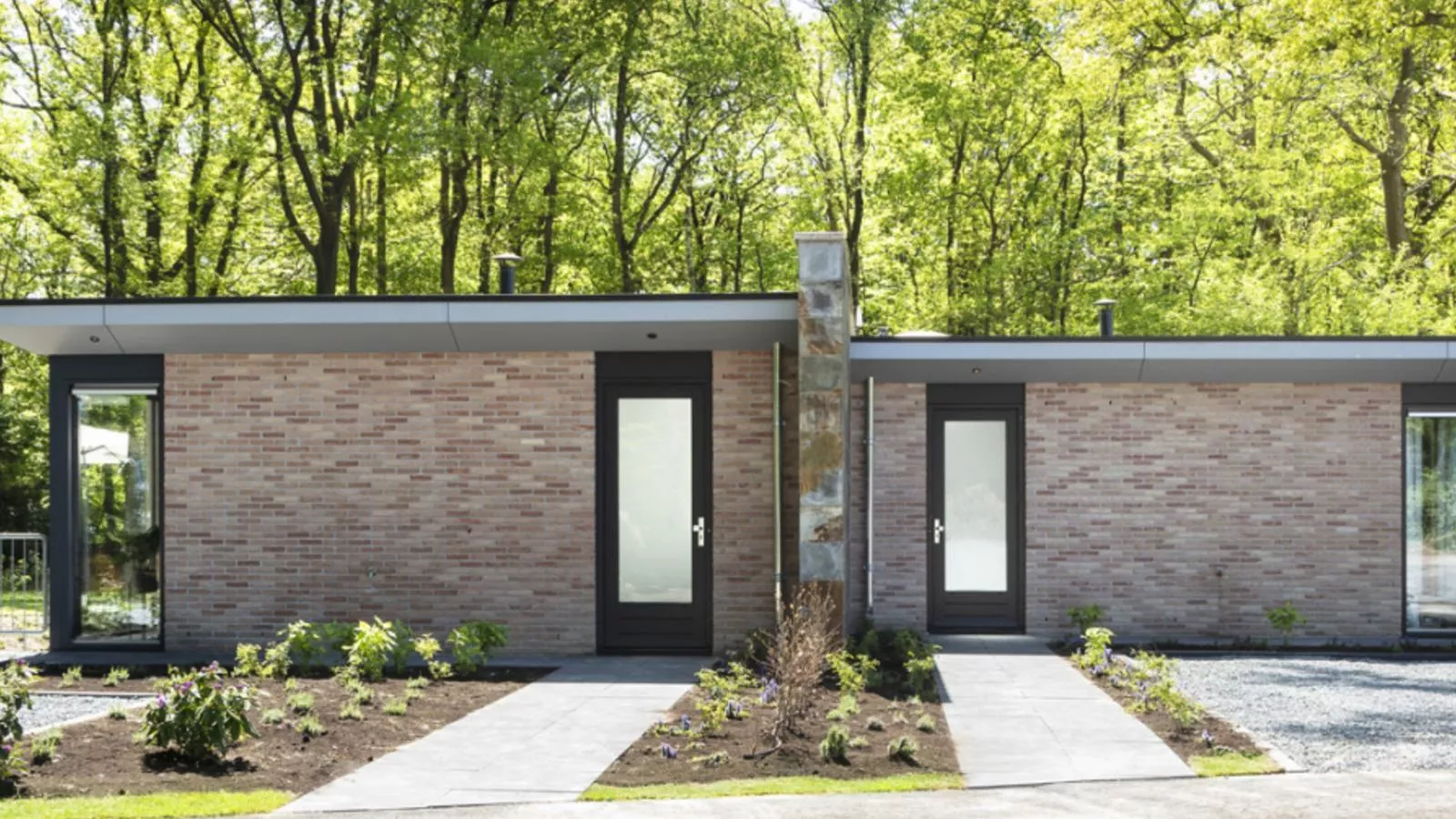 De Douglas - Buitenkant zomer