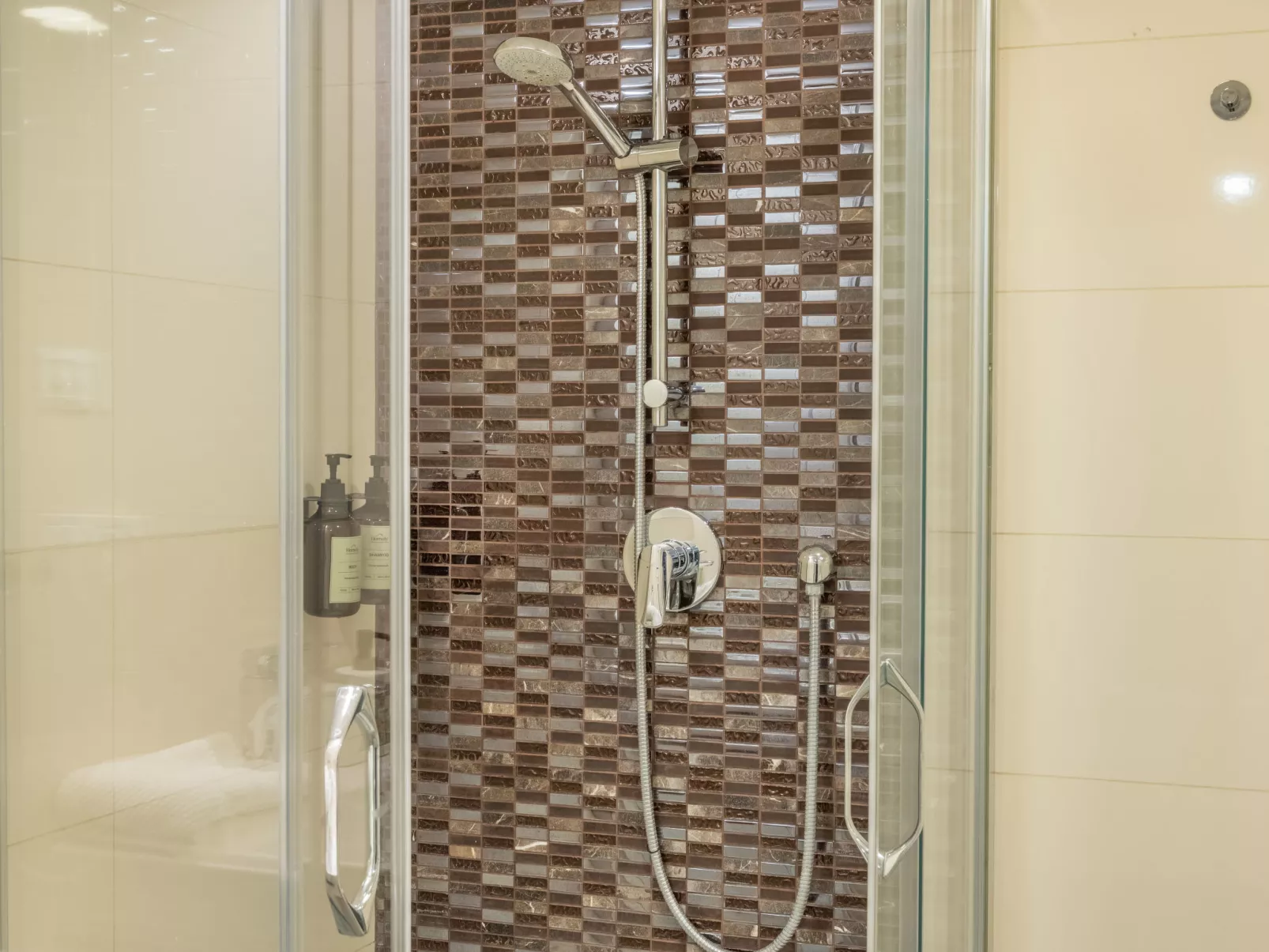 Čelakovsky - Binnen