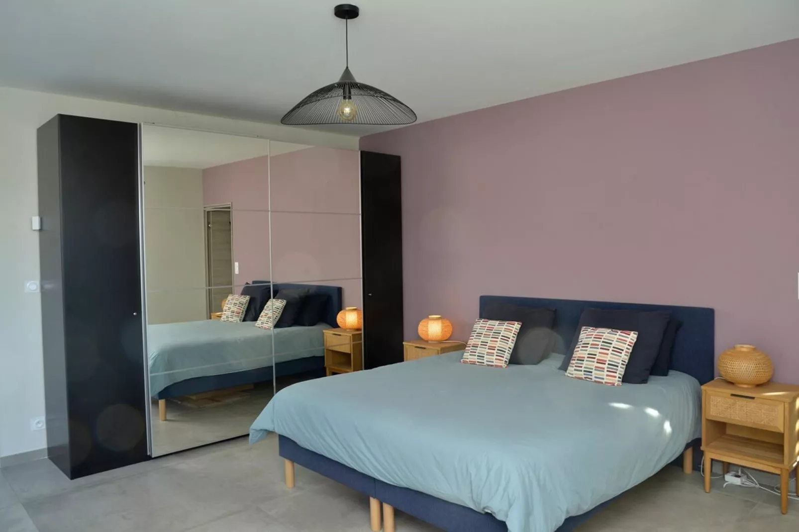 Belle maison avec piscine à débordement chauffée - Slaapkamer