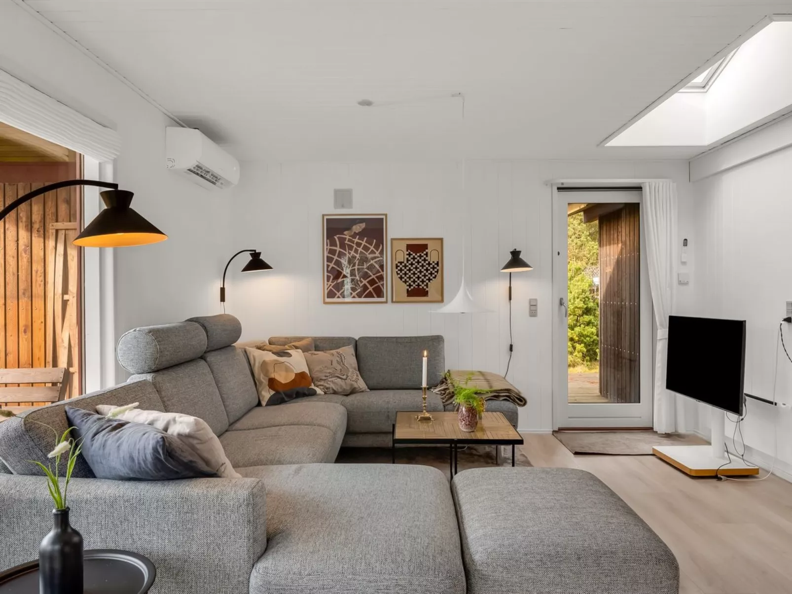 "Leonor" - 1.8km from the sea - Binnen