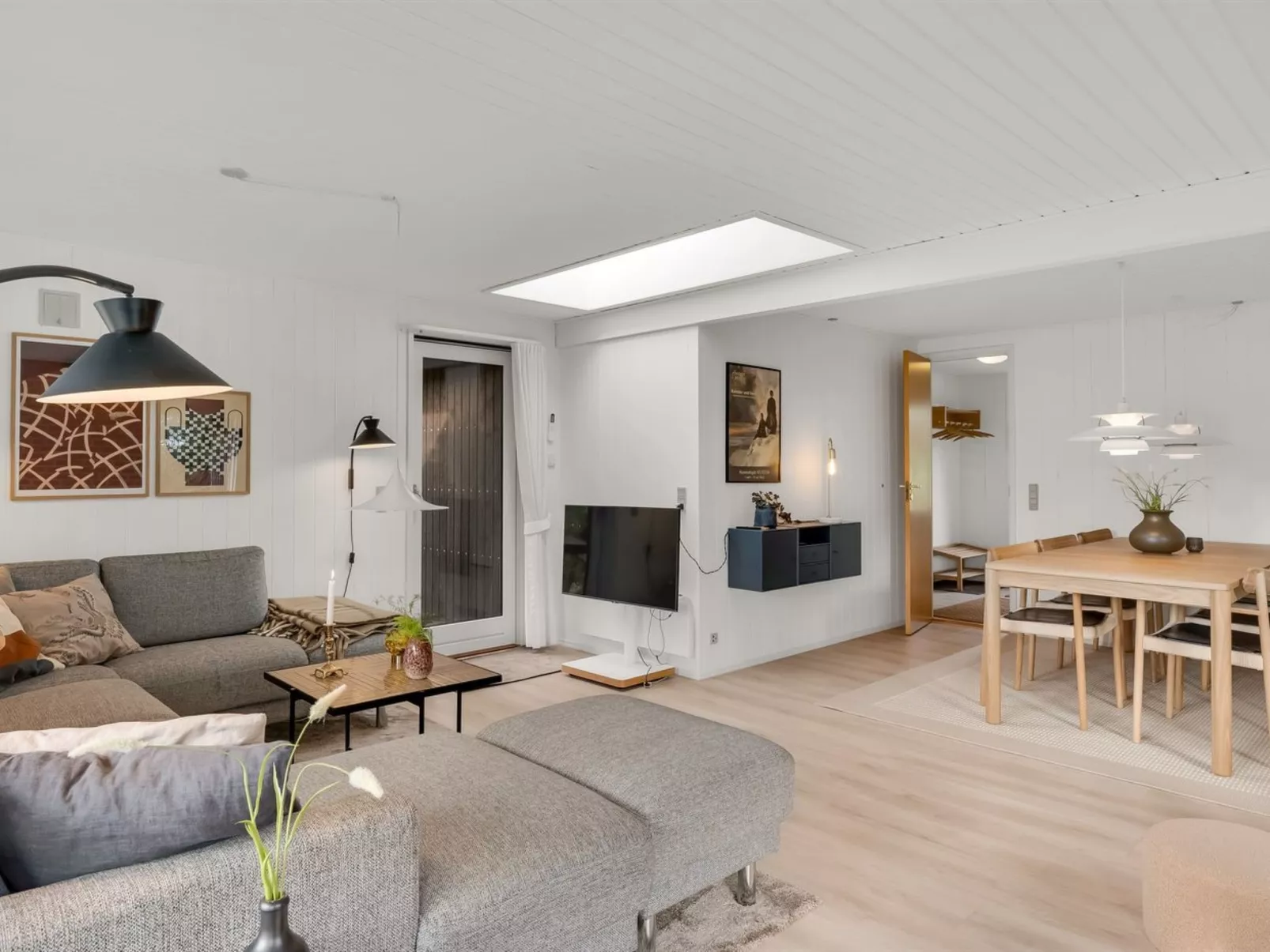 "Leonor" - 1.8km from the sea - Binnen