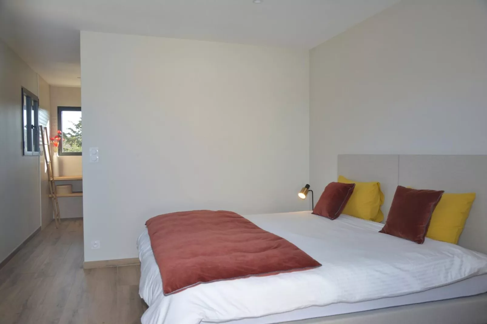 Belle maison avec piscine à débordement chauffée - Slaapkamer