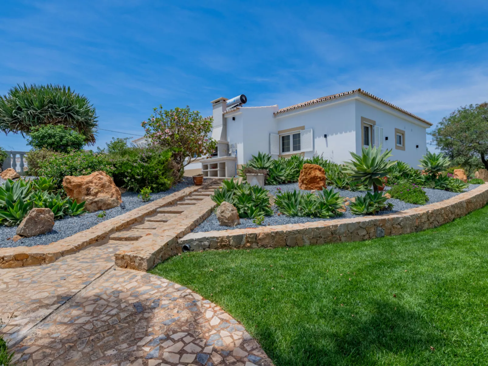 V4 Águia Vermelha - Buiten