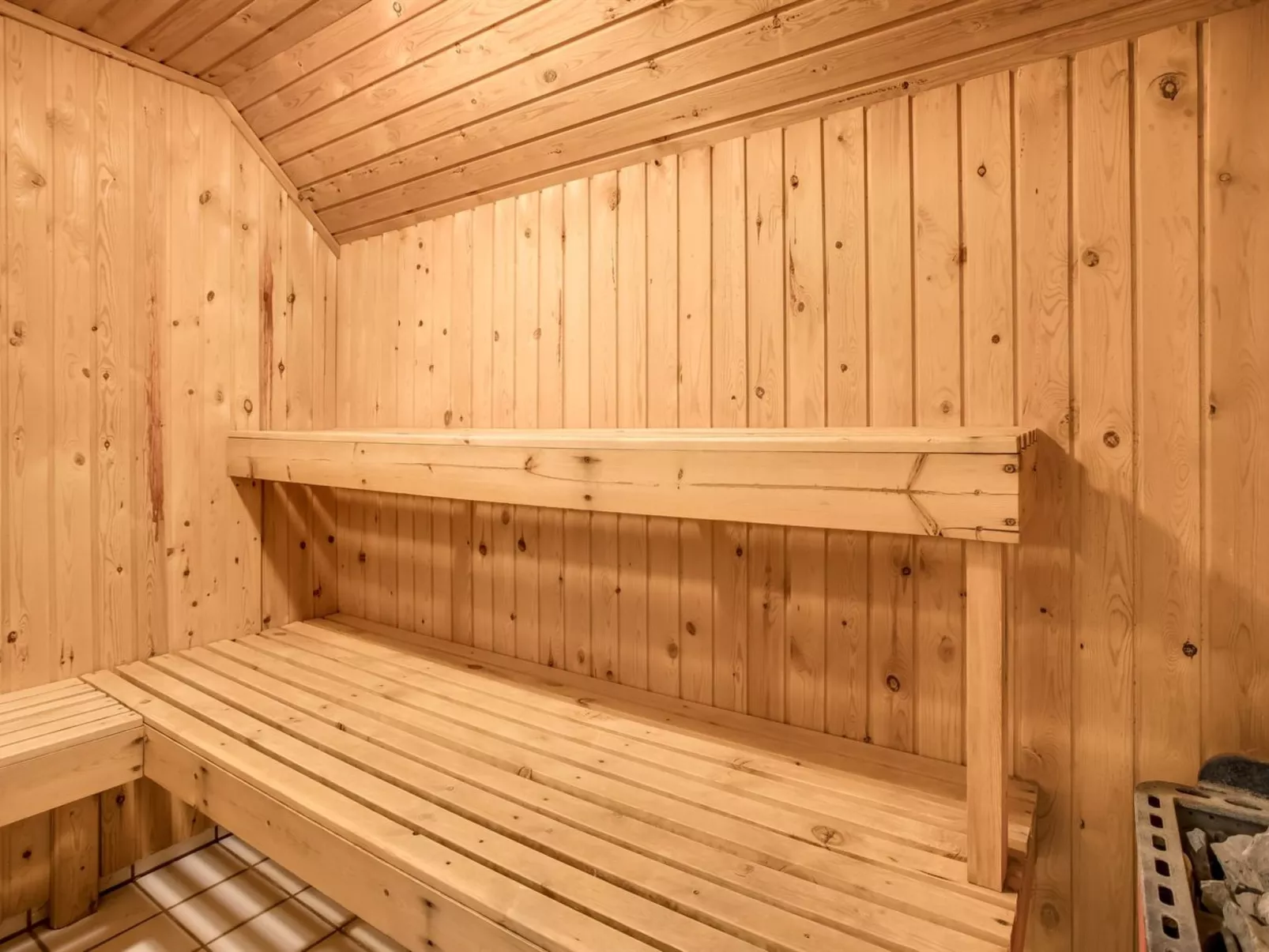 "Laetitita" -  from the sea - Binnen