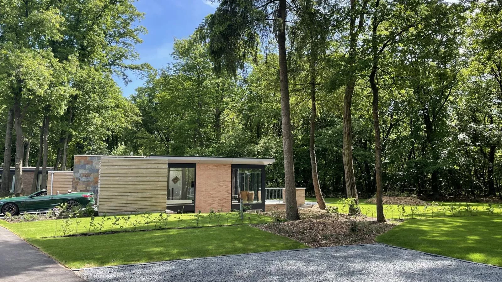 De Douglas - Buitenkant zomer