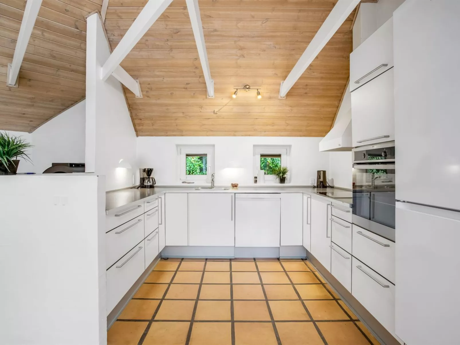 "Laetitita" -  from the sea - Binnen