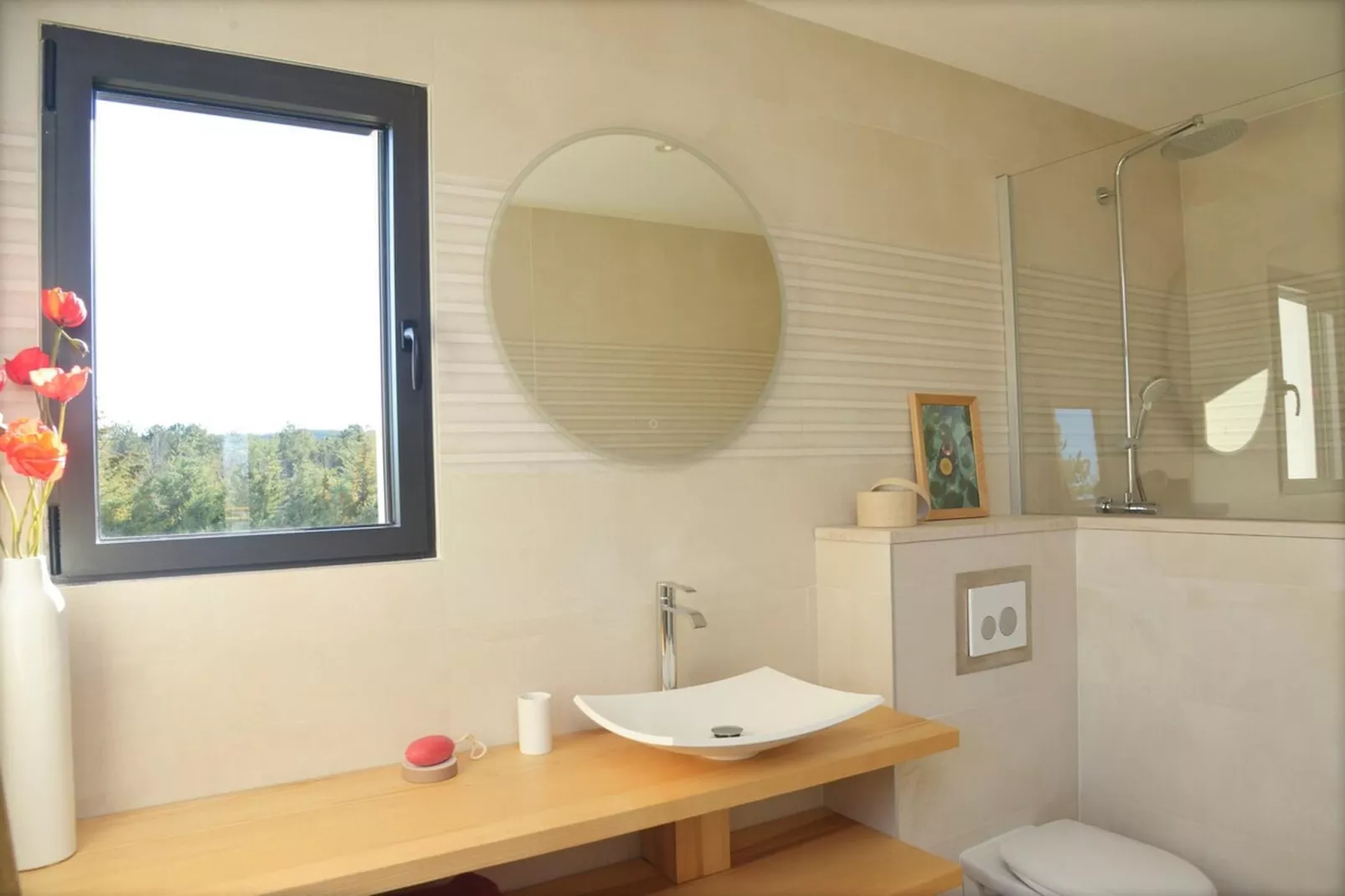 Belle maison avec piscine à débordement chauffée - Badkamer