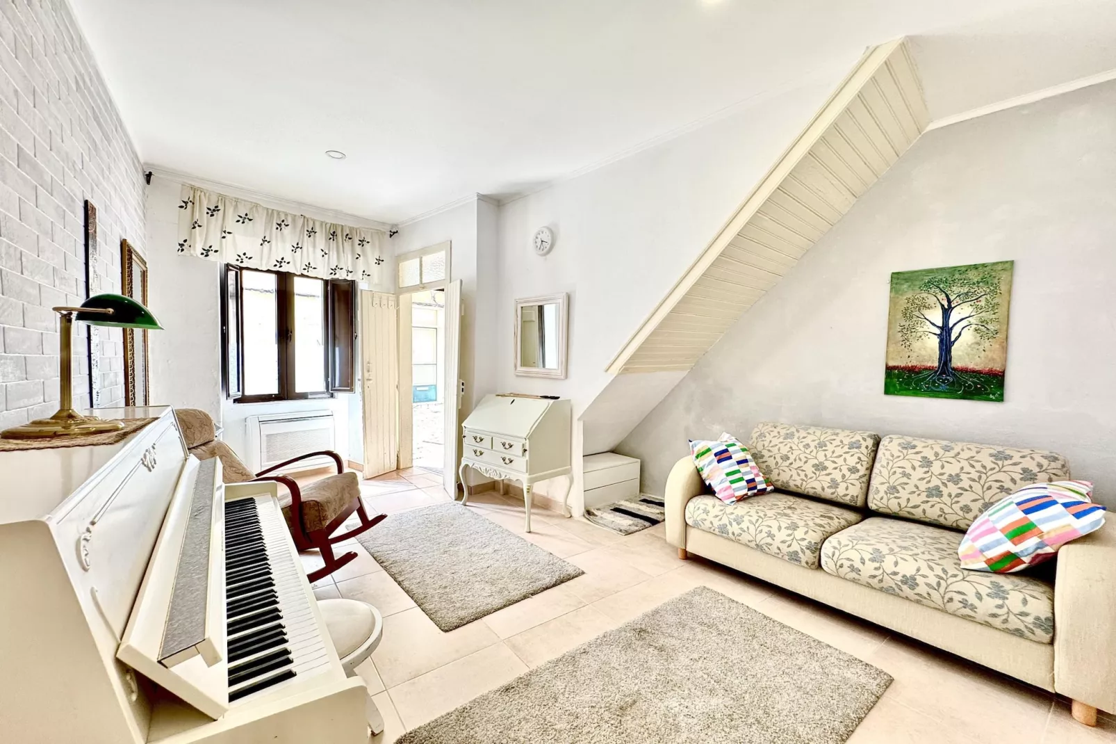 Laila Summer Escape by GT House