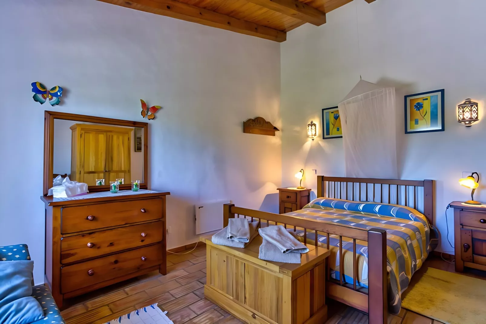 Jacarandá Apartment in Quinta Velha by GT House