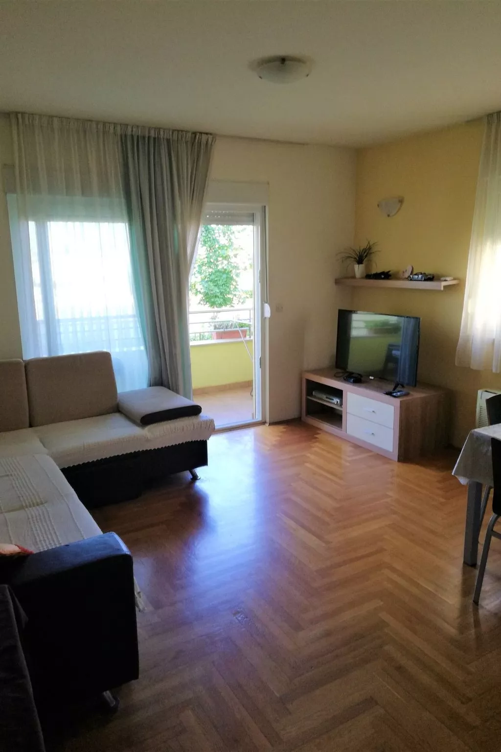 Zentrale Ferienwohnung mit überdachtem Balkon - Image-tags.info