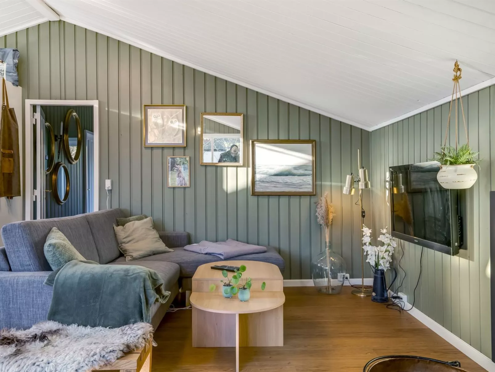 "Bedrija" -  from the sea - Binnen